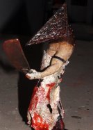 sh_03_pyramid_head.jpg sh_03_pyramid_head.jpg